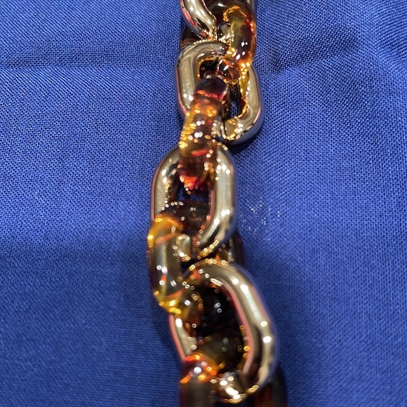 Art Deco Style, Light Weight, Amber Acrylic and Gold Tone Bracelet - Picture 5 of 6